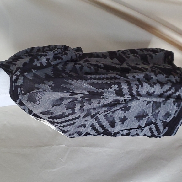 Hollister Aztec Hoodie SZ XS/SM - Picture 3 of 8